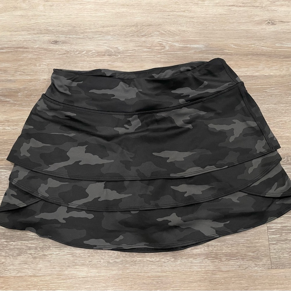 Athleta girl Lux Camo Swing Skort XXL EUC
